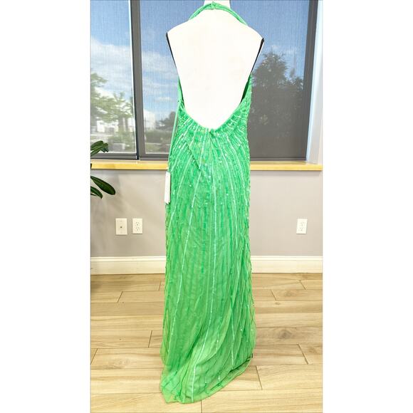 Elegant Green Evening Gown - Picture 8 of 11